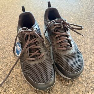 New Columbia Size 9 waterproof Trail Shoes Runners